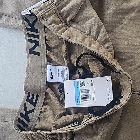 Nike Standard Fit Sweatpants - Picture 4 of 8